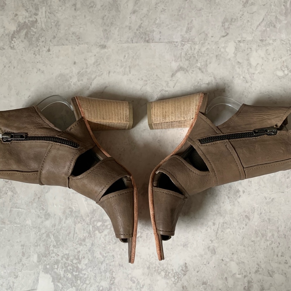Free People Collection Effie Taupe Heeled Sandals - Picture 4 of 7